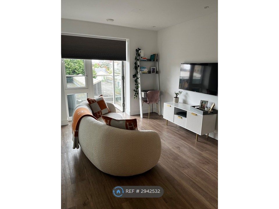 Property photo 2 of 14 Lounge Area