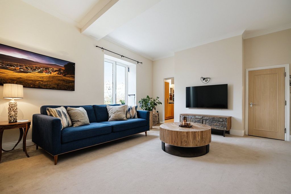 Property photo 2 of 11 Picture No. 23