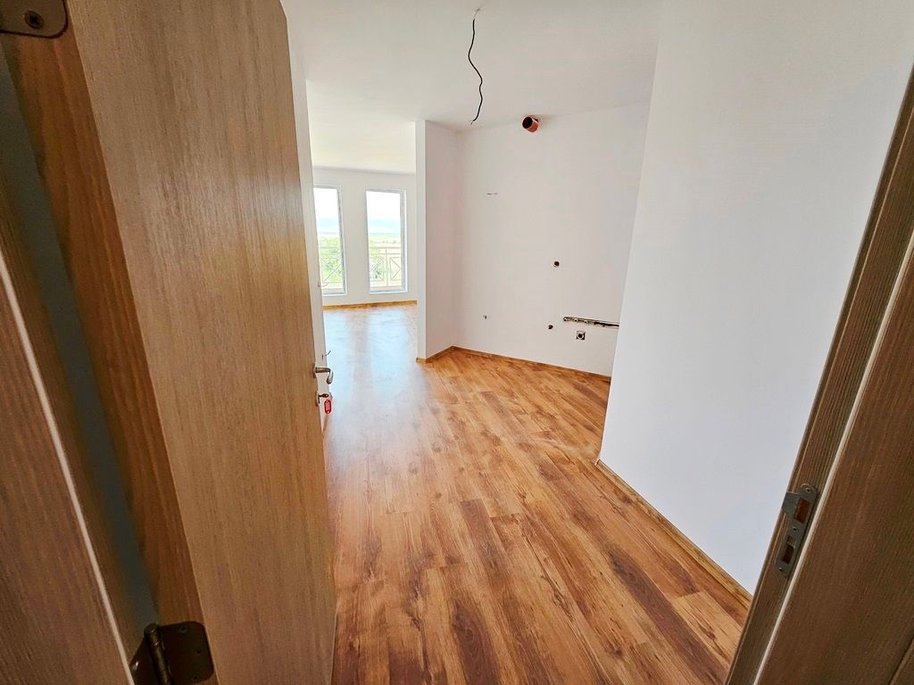 Property photo 1 of 32