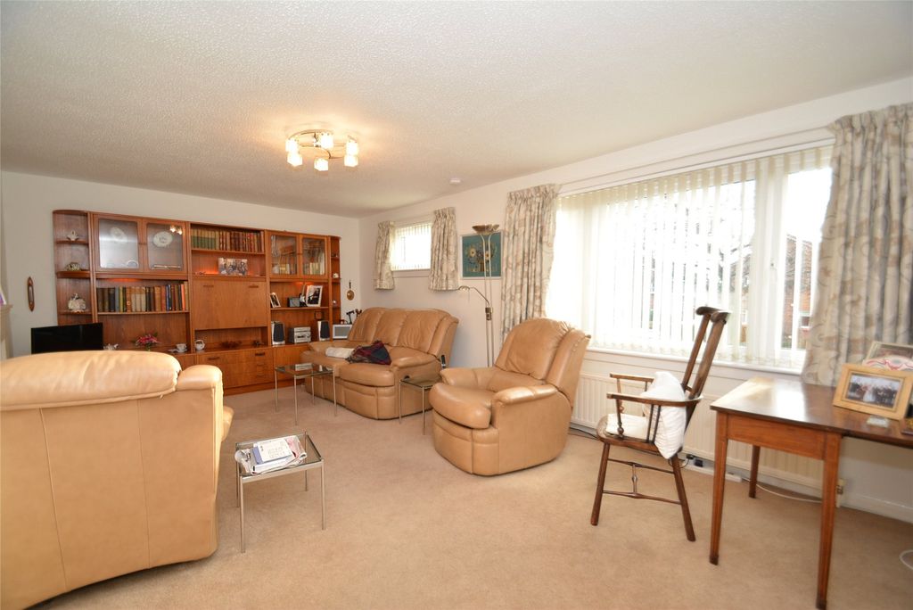 Property photo 2 of 18 Picture No. 11