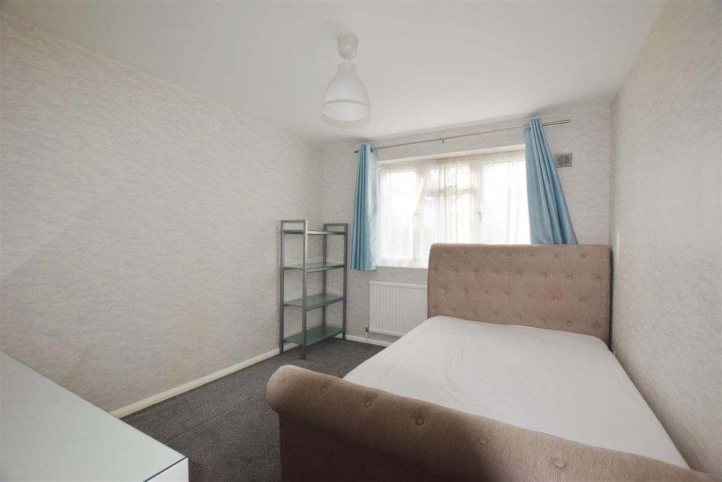 Property photo 3 of 7 Bedroom1_Inpixio.Jpg