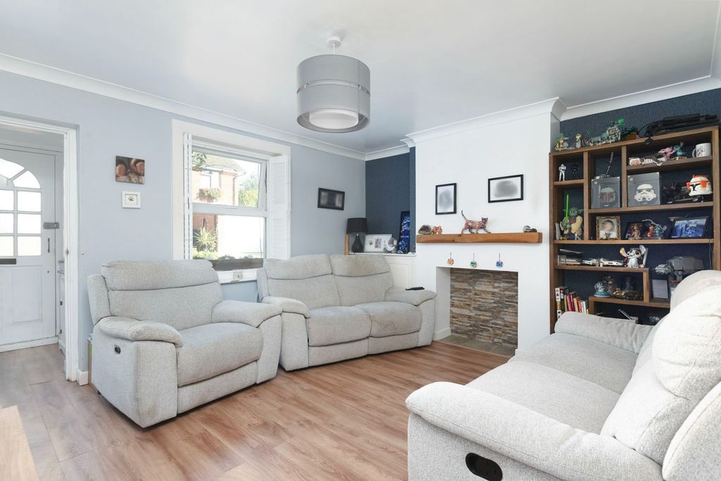 Property photo 3 of 24 45931810