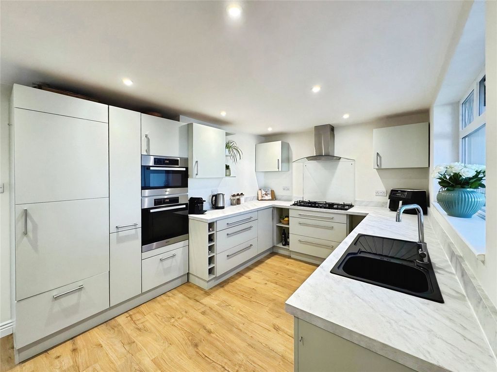 Property photo 1 of 16 Picture No. 24