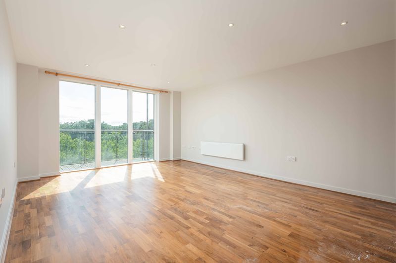 Property photo 1 of 8 Photo 6