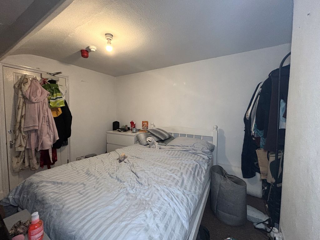 Property photo 1 of 11 Bedroom