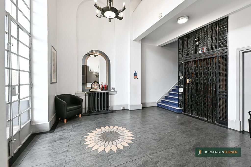 Property photo 2 of 10 Communal Area.Jpg