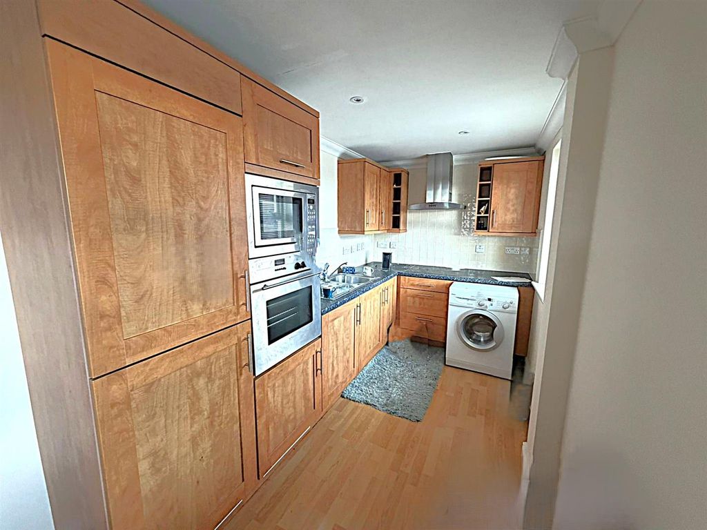 Property photo 3 of 5