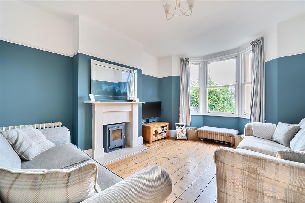 Property photo 2 of 19 1422940-10-69A738E06783E.Jpg