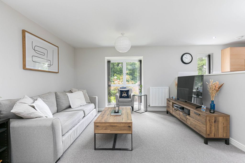 Property photo 2 of 22