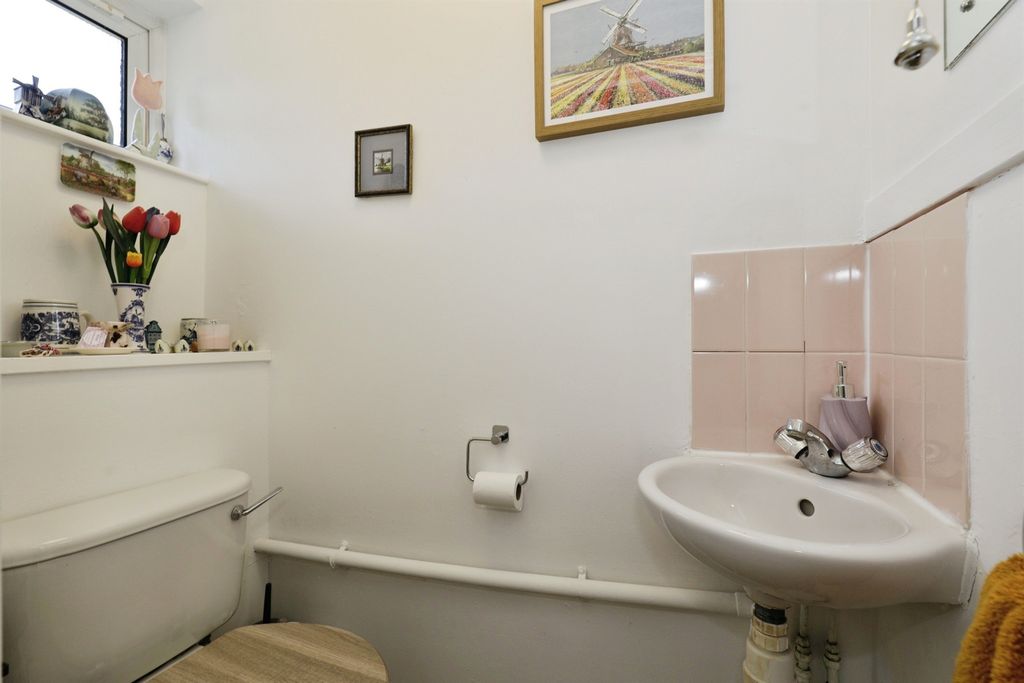 Property photo 3 of 19