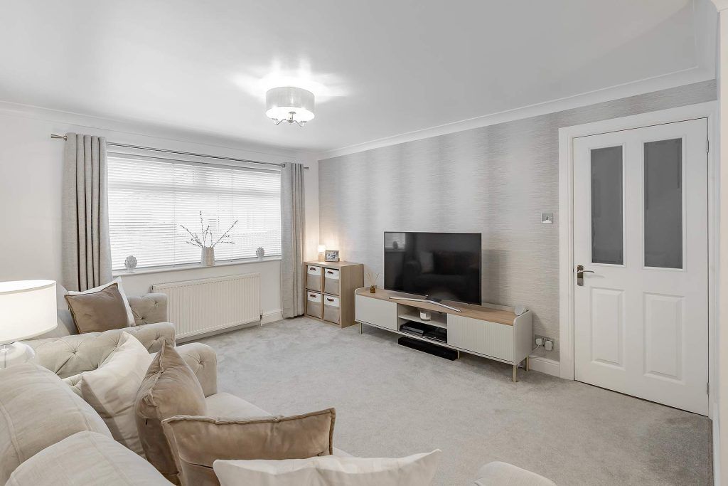 Property photo 2 of 31