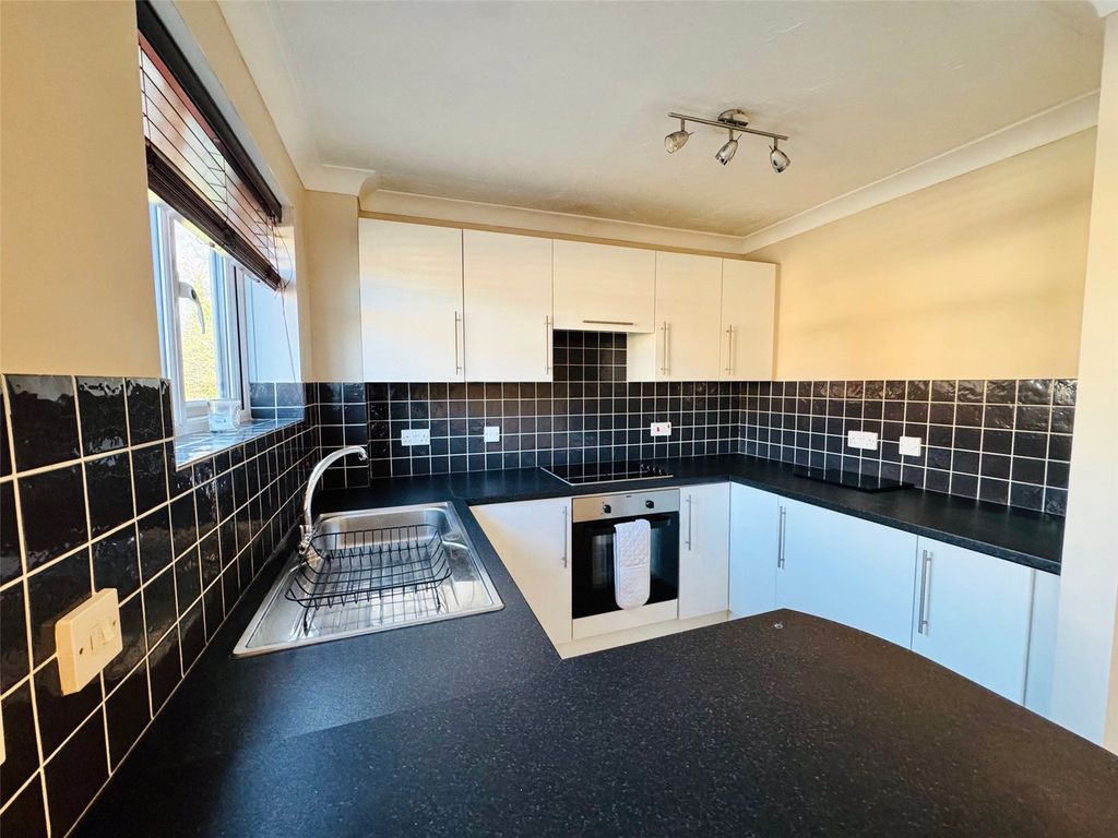 Property photo 3 of 8 Picture No. 20