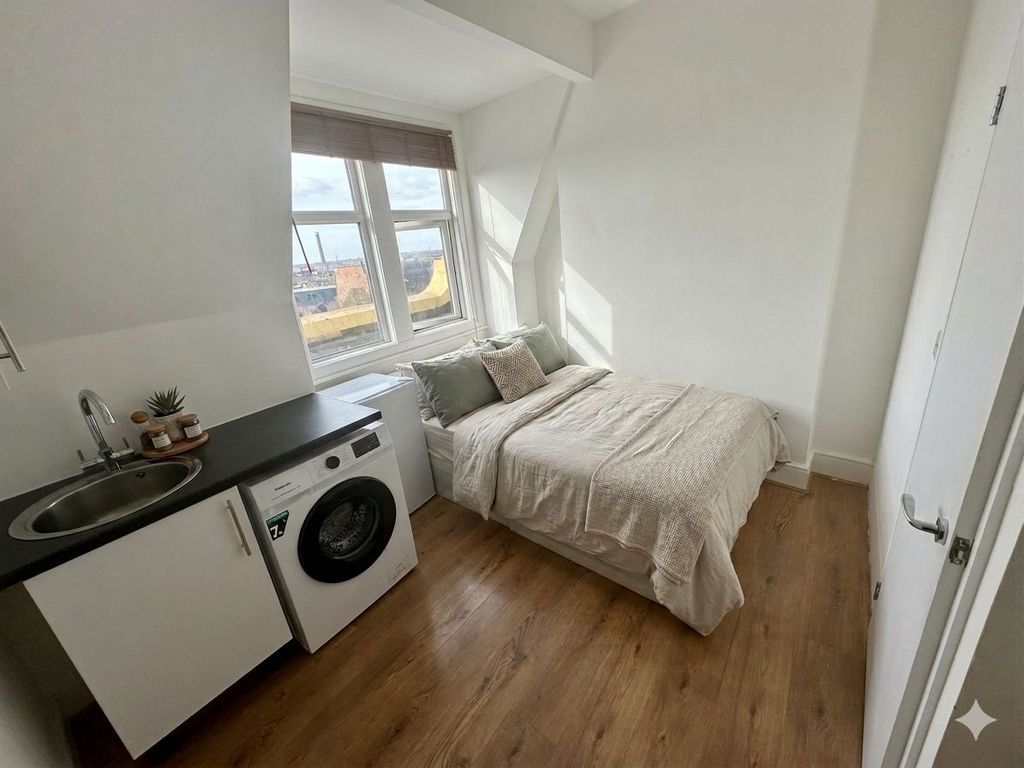 Property photo 2 of 3