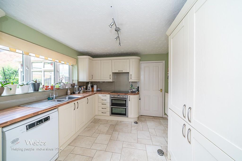 Property photo 3 of 31 ©Webbs⩠(126 Of 185).Jpg