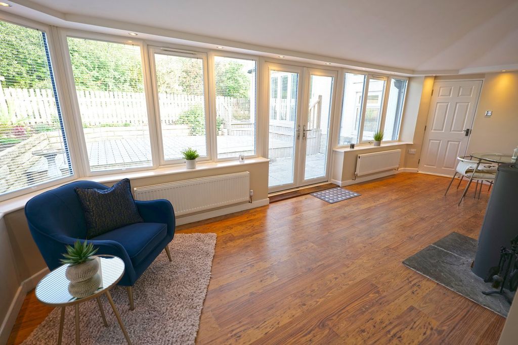 Property photo 3 of 46