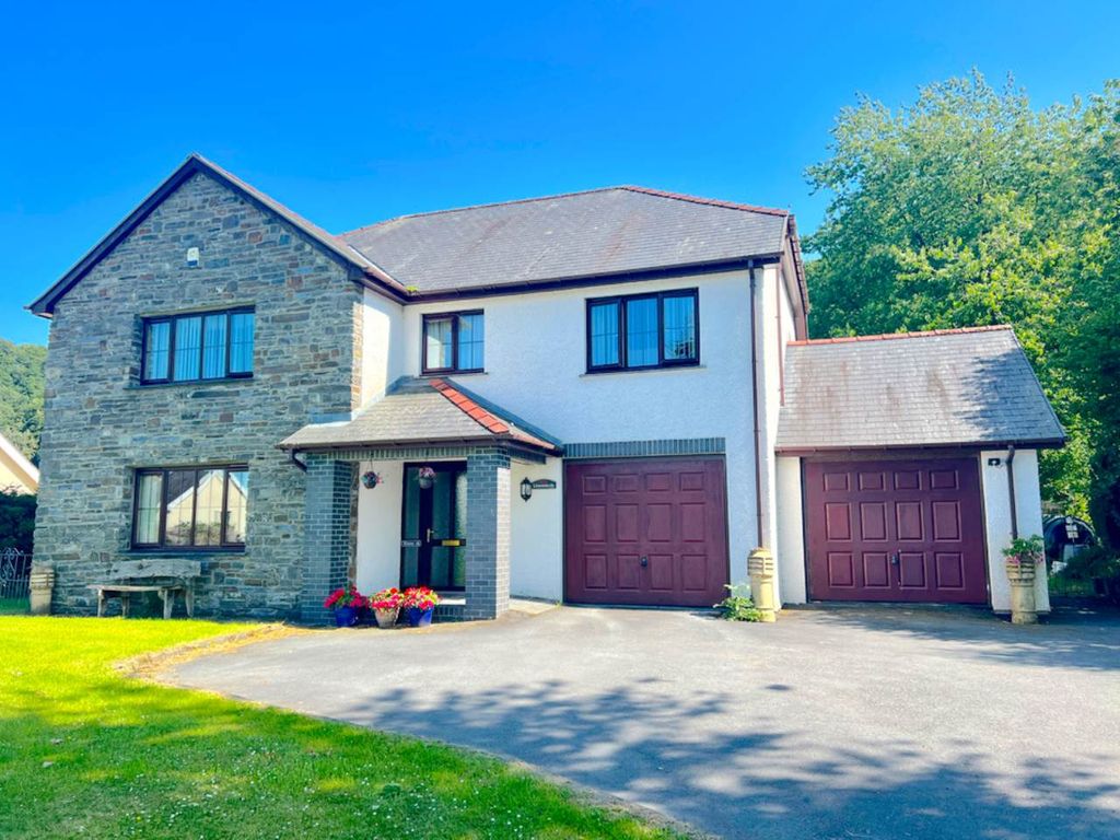 Property photo 1 of 20 Front