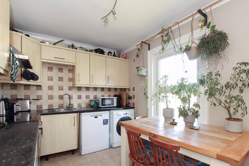 Property photo 3 of 13 Photo 6