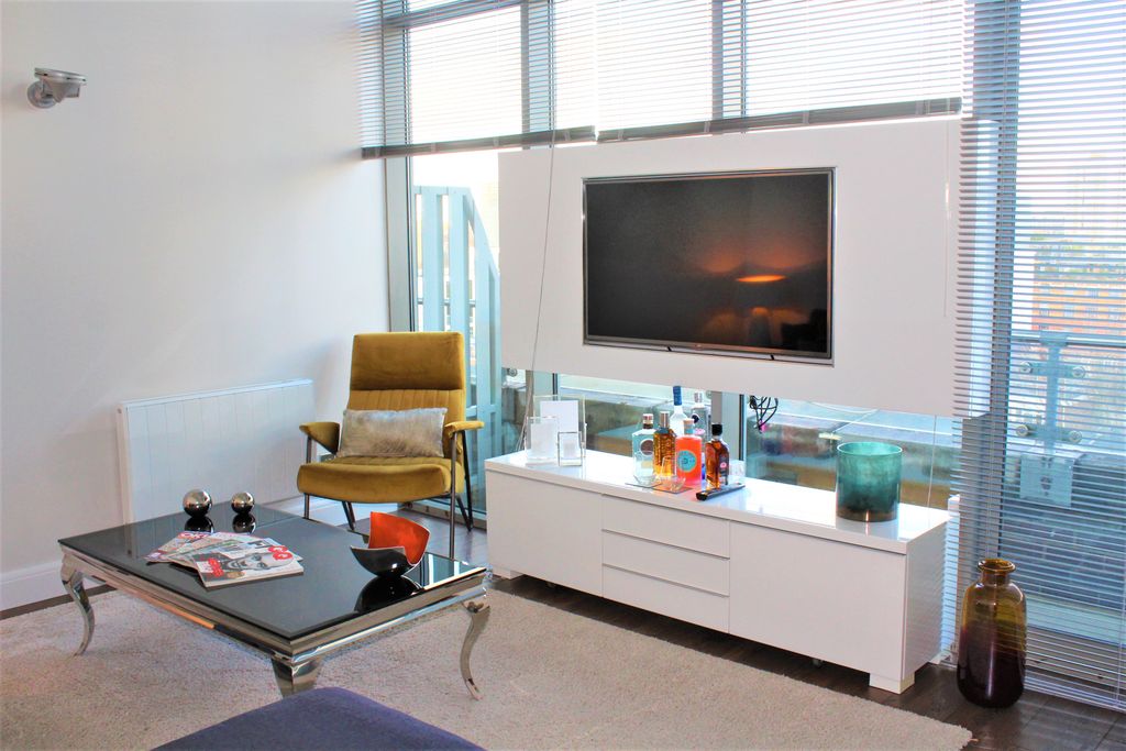 Property photo 1 of 17 Photo 10