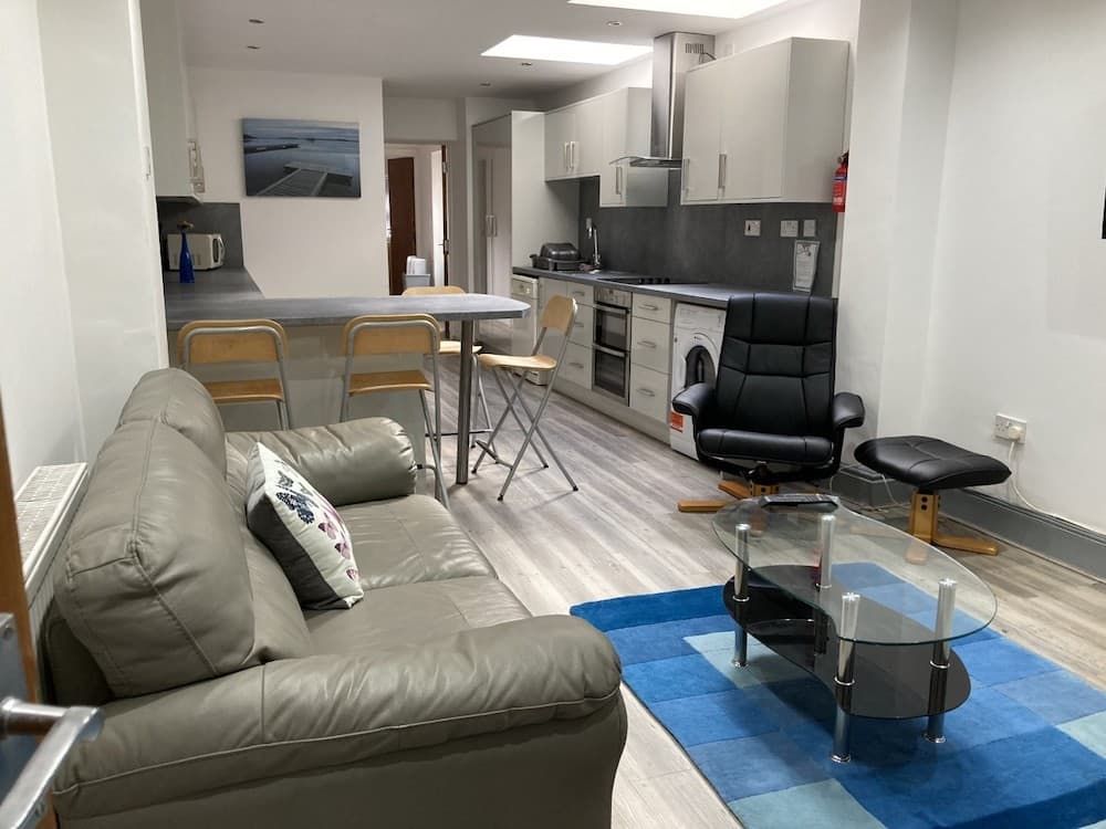 Property photo 2 of 12