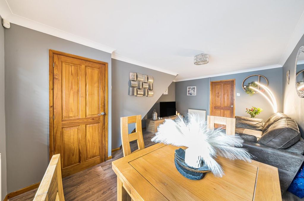 Property photo 3 of 18 1364292-10-68F657216d3A5.Jpg