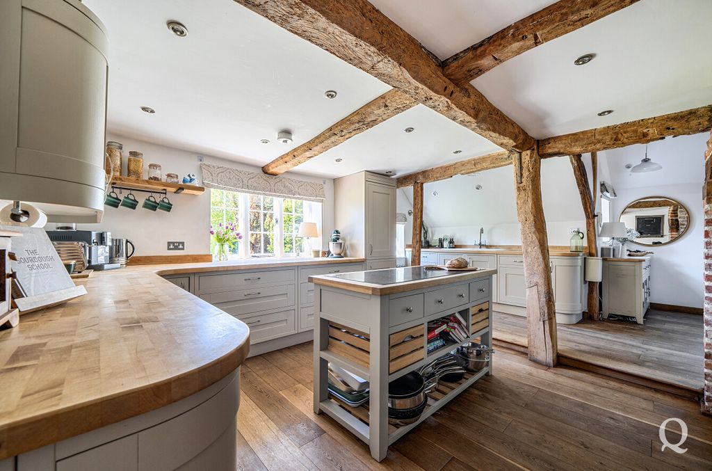 Property photo 3 of 48 Fed847d1-c89B-4E6...