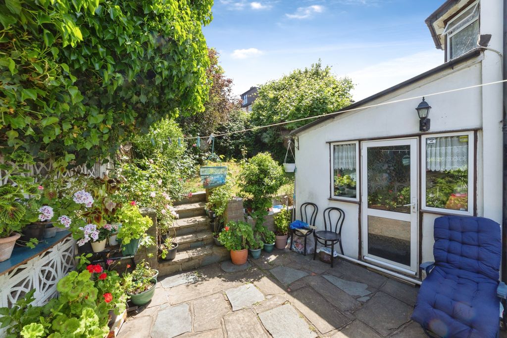 Property photo 2 of 22