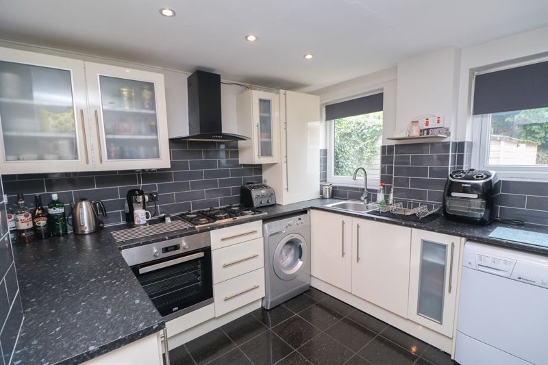 Property photo 2 of 12 Kitchen