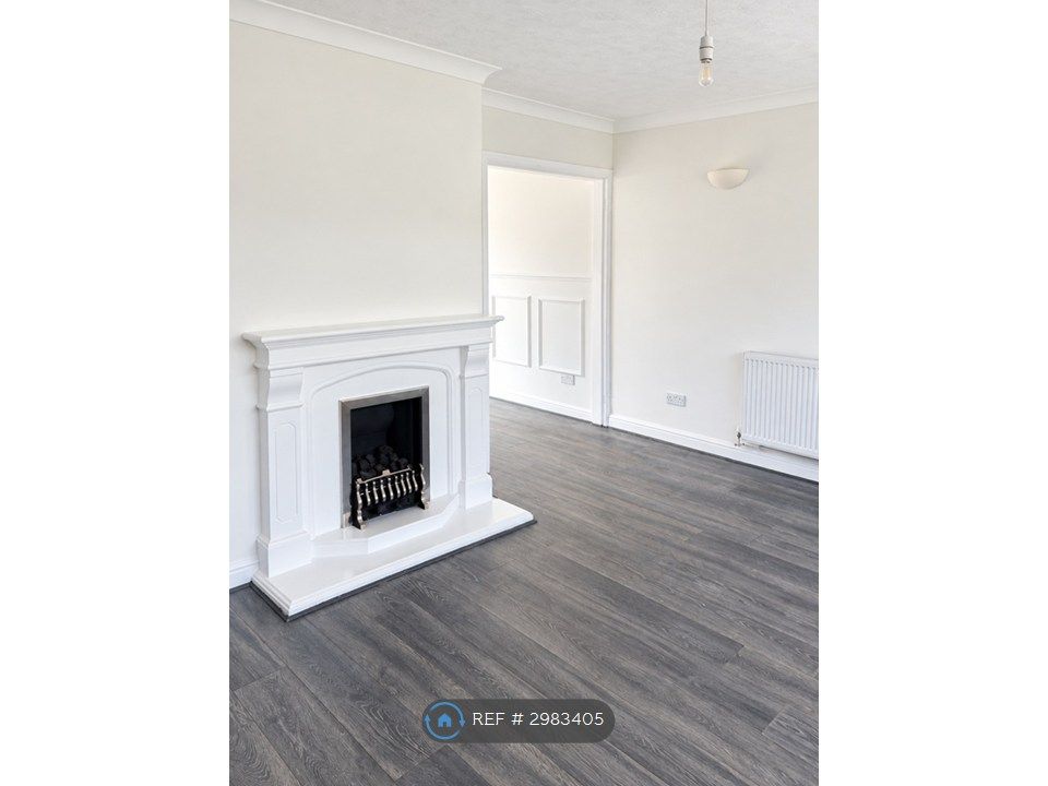 Property photo 3 of 14 Living Room View 2