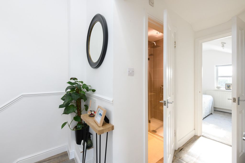 Property photo 2 of 14 5592281