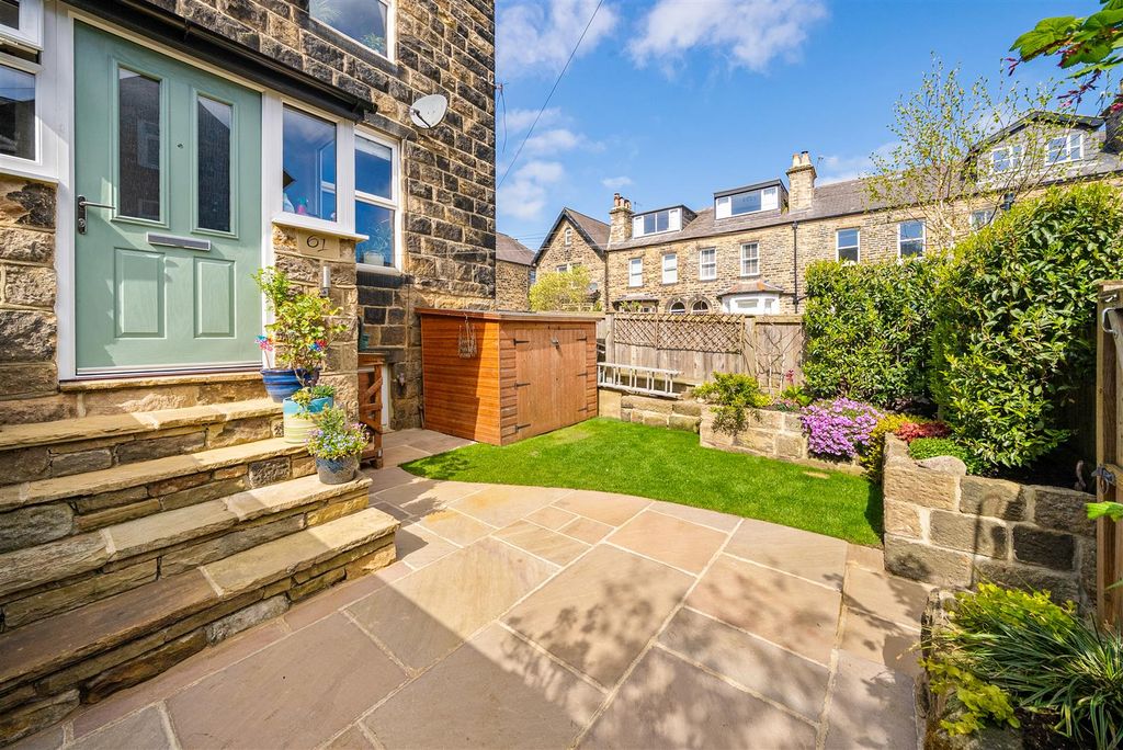 Property photo 3 of 14 Lovely Garden