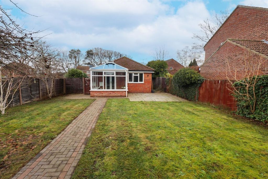 Property photo 2 of 17 Garden