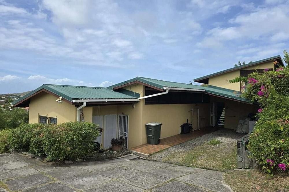 Property photo 2 of 13