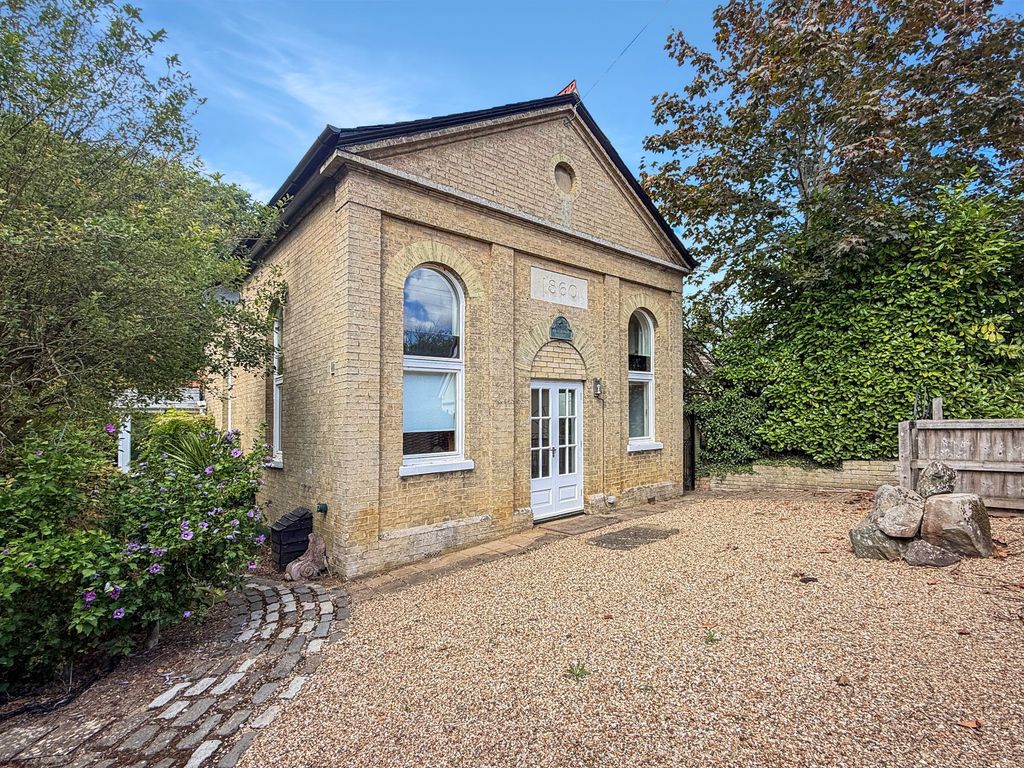 Property photo 2 of 26