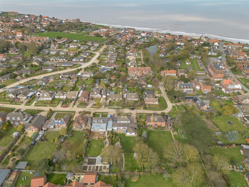 Property photo 3 of 44 18Beckmeadowway,Mundesley-19.Jpg