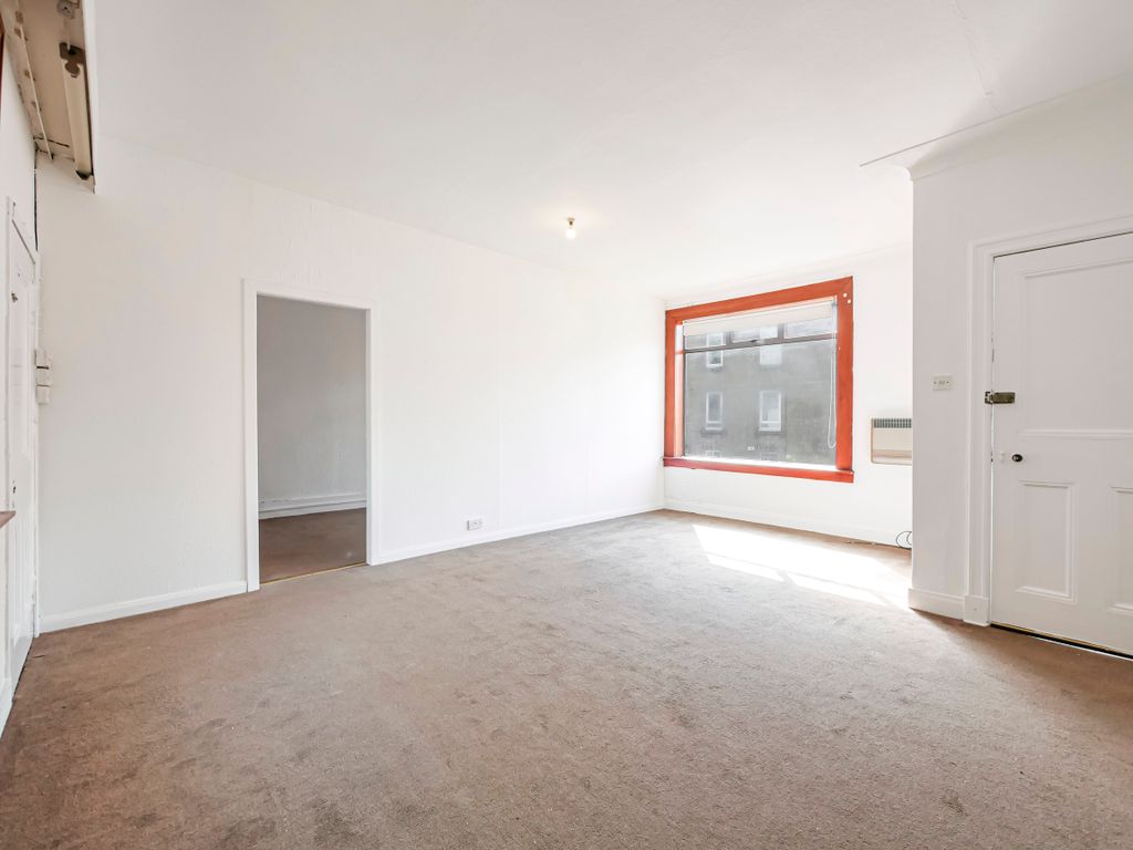 Property photo 3 of 29 Lounge 1-1