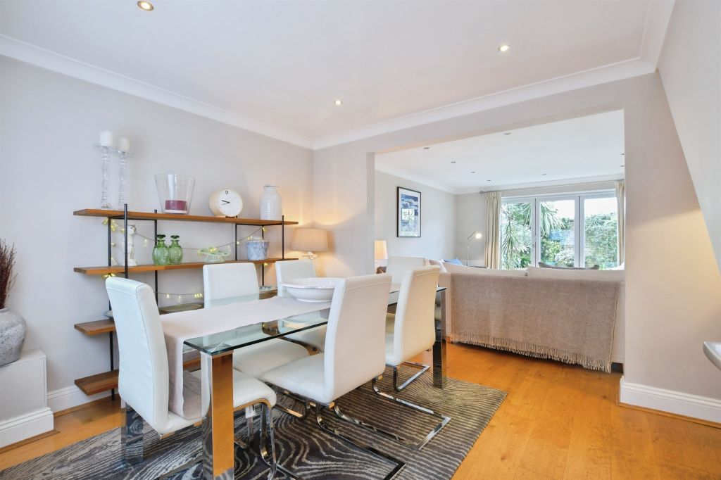 Property photo 2 of 23