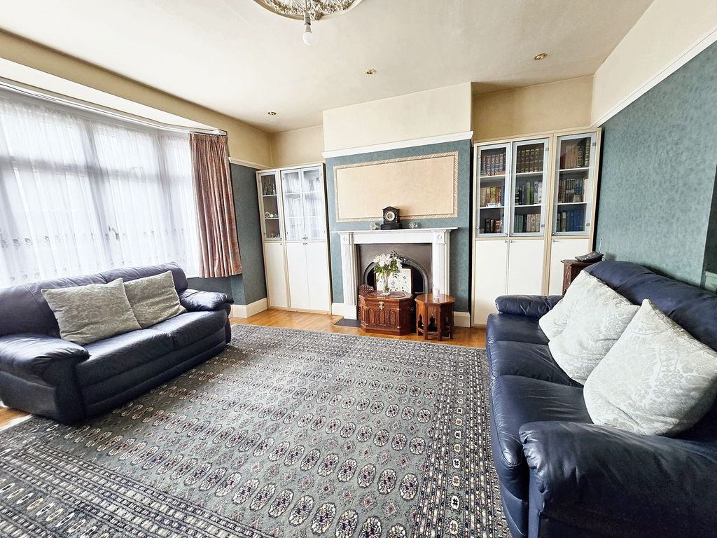 Property photo 3 of 12 Living Room