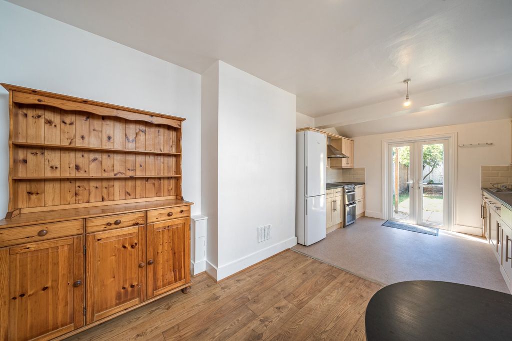 Property photo 3 of 17 Picture No. 02