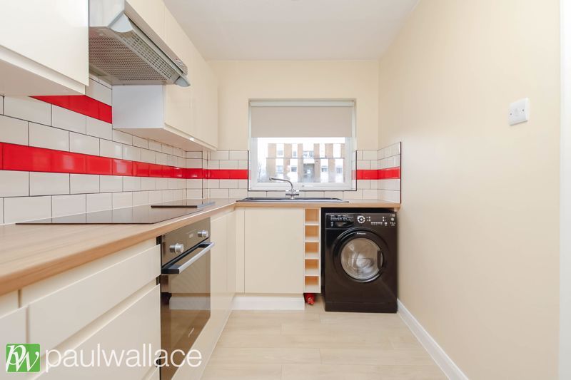 Property photo 2 of 8 Kitchen