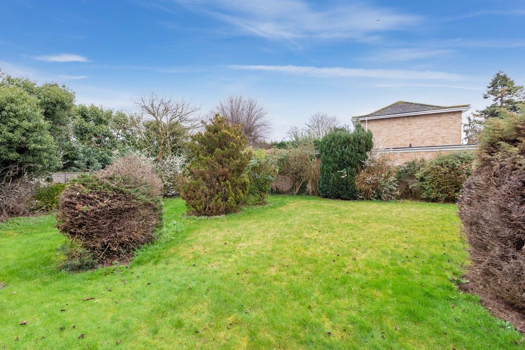 Property photo 2 of 25