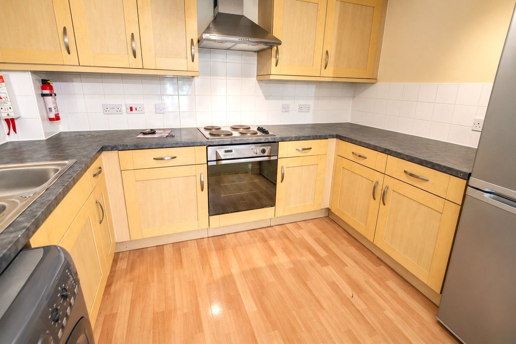 Property photo 3 of 9 Picture No. 18