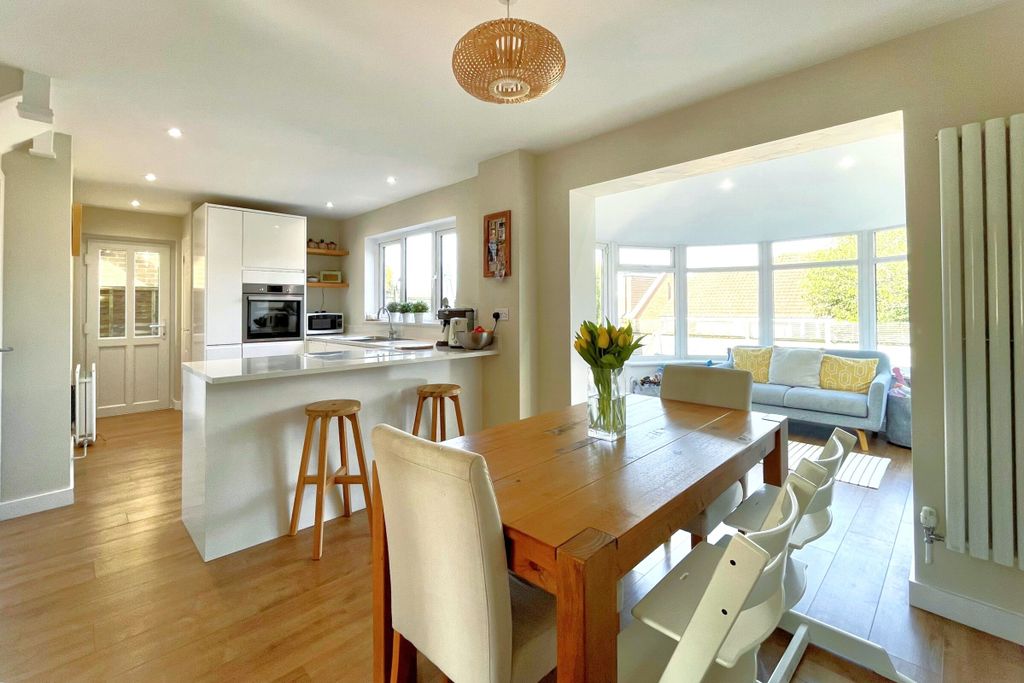 Property photo 2 of 20 Open Plan Kitchen