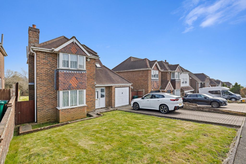 Property photo 1 of 12 Front (Exterior)