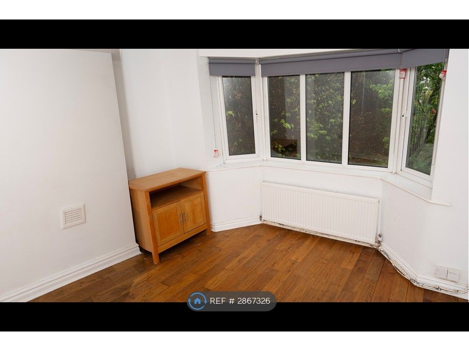 Property photo 3 of 14 Bedroom 3