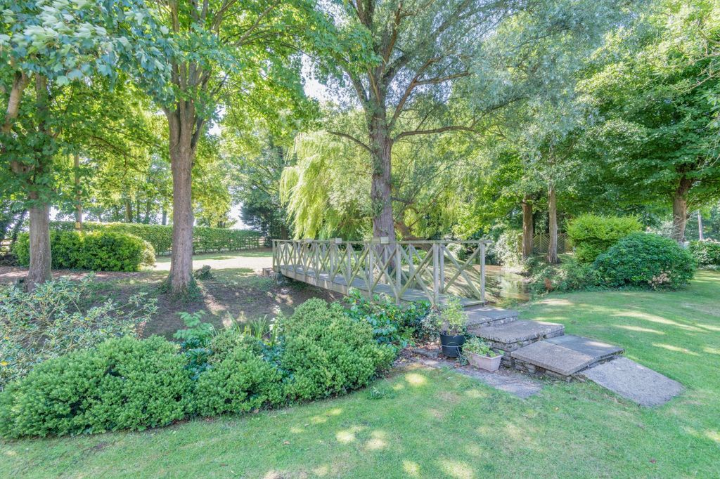Property photo 3 of 27 Grounds