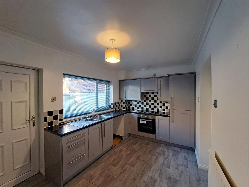 Property photo 1 of 7 1000001383.Jpg