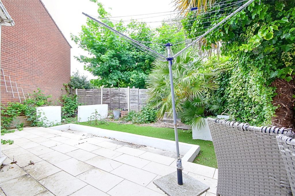 Property photo 2 of 12 Picture No. 25