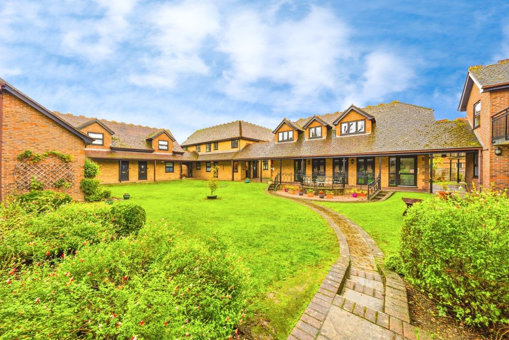 Property photo 1 of 18 Pbox-Img.Jpg