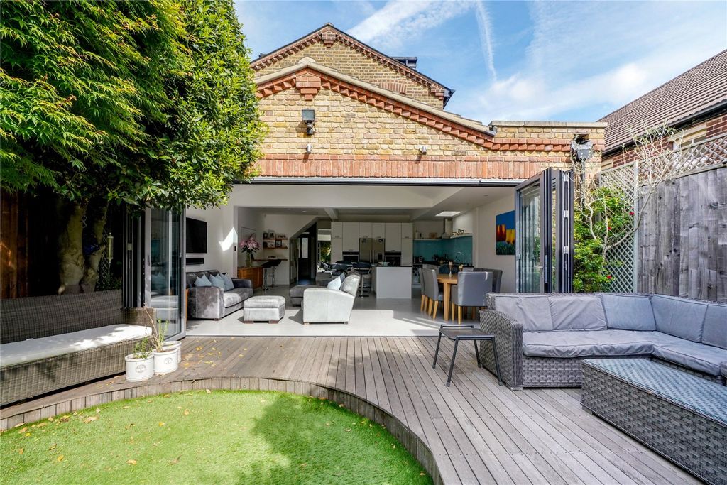 Property photo 2 of 23 Picture No. 54