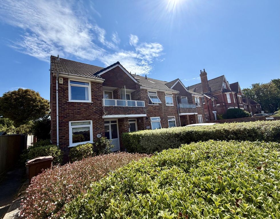 Property photo 1 of 7 Front (Exterior)